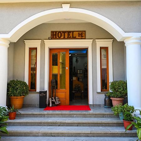 Hotel Epoka Shkoder Luaran gambar