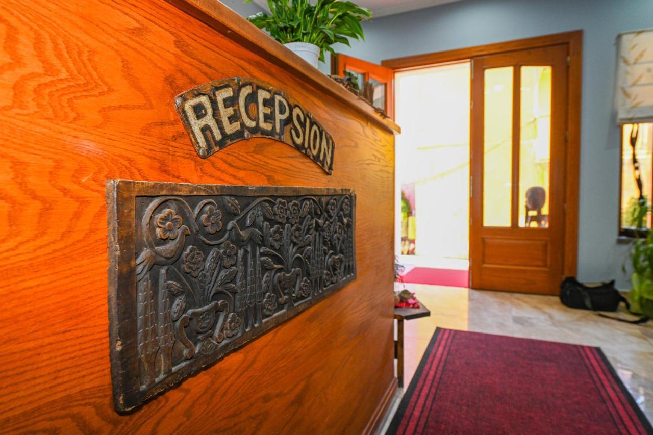 Hotel Epoka Shkoder Luaran gambar